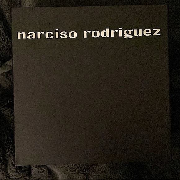 For Her by Narciso Rodriguez X-Large SET With 5 Oz bottle LARGEST SET AVAILABLE - Picture 6 of 16